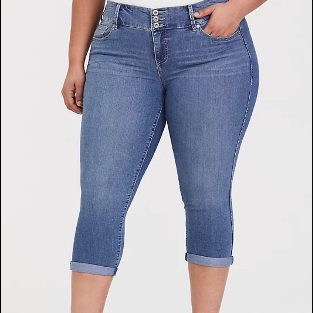 TORRID Crop Jegging Size 18